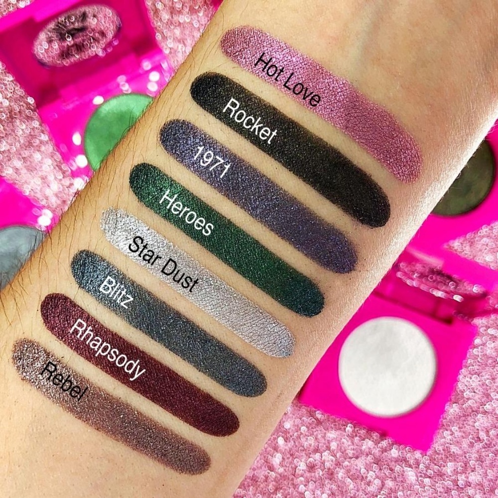❇️HOT LOVE Medusa's Makeup Glam Rock Eyeshadow NWT - Picture 2 of 7